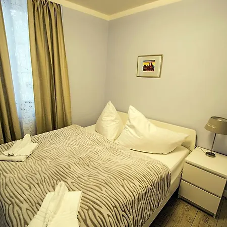דירה Under The Charles Bridge 3bdr Loft פראג