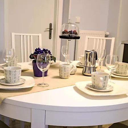 Under The Charles Bridge 3bdr Loft פראג
